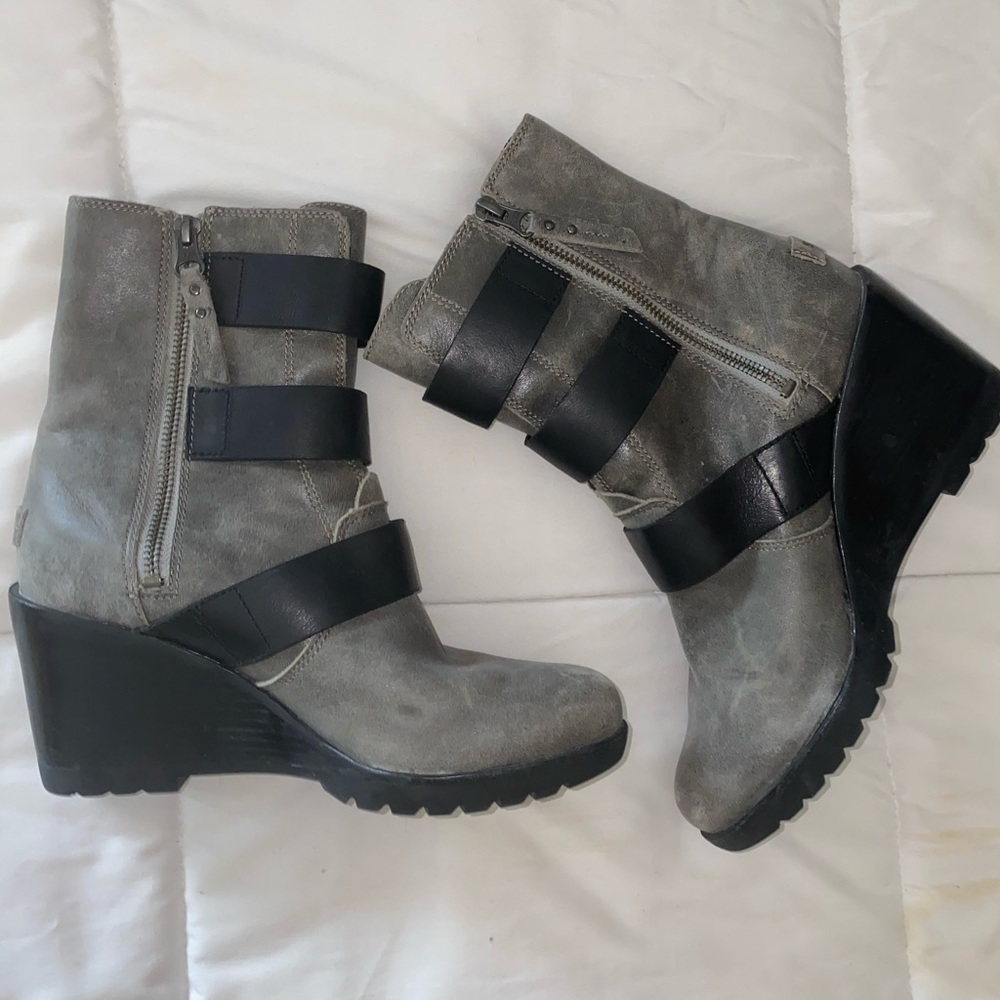 Sorel wedged booties